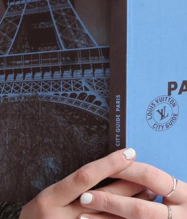 PARIS LOUIS VUITTON CITY GUIDE - Blue